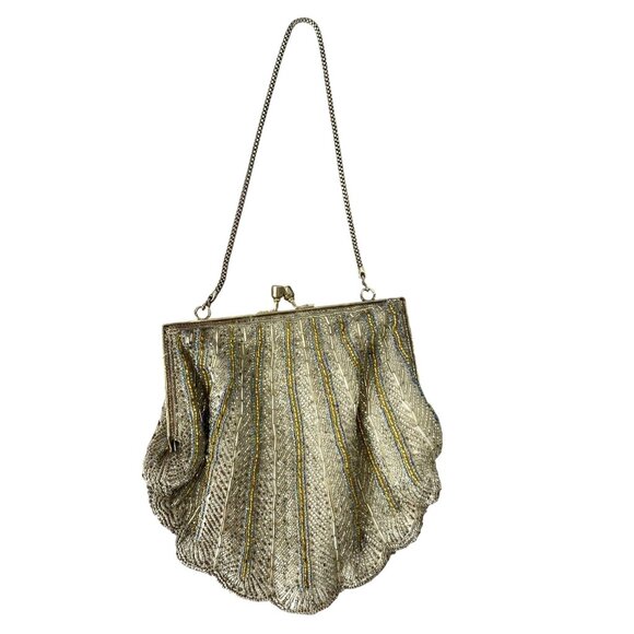 American Vintage Handbags - Vintage Seashell Silver Beaded Clutch Purse